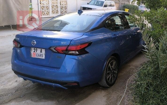 نيسان فيرسا